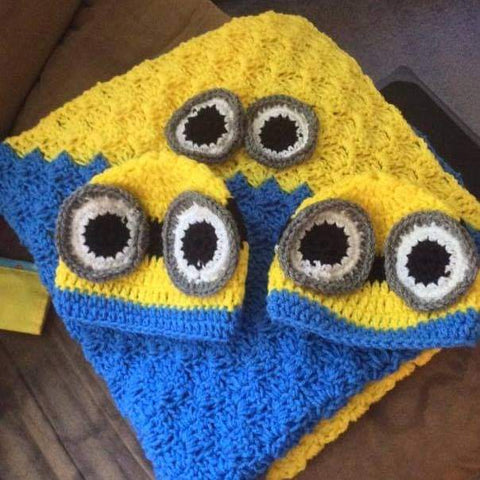 MINION BLANKET WITH 2 HATS